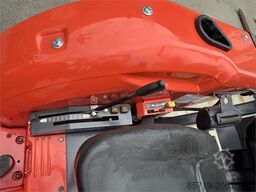 Kubota L1-382 (7325)