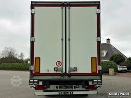 SCHMITZ CARGOBULL SCB*S3B CARRIER VECTOR 1550 WITH 5210 ENGINE HOU