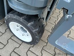 Combilift CB3000/LPG /2015 year/ Perfect condition