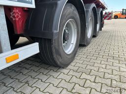 Broshuis 750cm extendable flatbed trailer / SAF + drumbr...