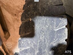 Mitsubishi FD30N forklift with side shift