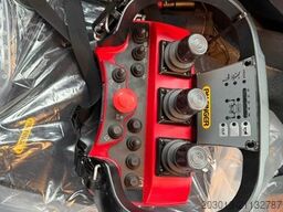 MERCEDES-BENZ AROCS 1843 4x2 Kipper Kran Palfinger PK12.501