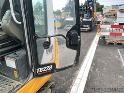 Takeuchi Tb 228