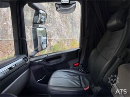 Scania R520 w/ refrigerator/freezer unit in unknown condi