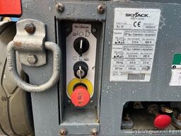 SkyJack SJ 12 | 2013