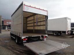 Renault D 8.180 + lift + euro 6 + MANUAL