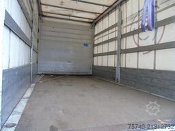 Renault D 8.180 + lift + euro 6 + MANUAL