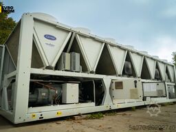 Used Aircooled chiller CARRIER 30XB 0900 0041 890 kW. 2020 yom
