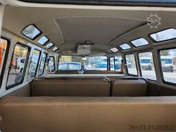 VOLKSWAGEN T 1 Samba mit Safarifenster