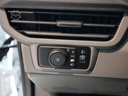 VW Transporter Kastenwagen mit L-Trennwand AHK