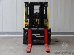 Hyster H5.0FT - Container-Indoor-Stapler -TRIPLEX