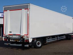 Heiwo TGM 15.290 Trekker + Heiwo city trailer geïsole...