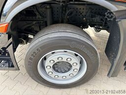 MERCEDES-BENZ Actros 2551 6x2 Koffer mit Laderampe