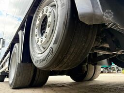 MERCEDES-BENZ Actros 2551 6x2 Koffer mit Laderampe
