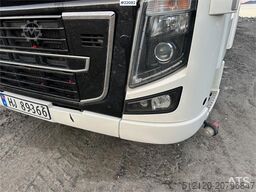 Volvo FH16 700 Tandem Box Truck with Lift and Onspot