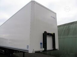 Trockenfracht Kofferauflieger Rolltor