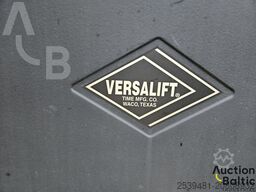 Versalift VDT-170-F