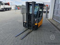 JUNGHEINRICH EFG 215 / Triplex 4.25m / SS / nur 1.680h / 2021