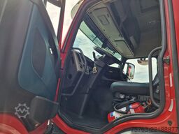 Volvo FM 370 Globetrotter 6x2*4 - Box with sidedoors ...