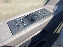 VOLKSWAGEN T6.1 9Sitzer  4motion   1. Hand