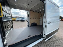 VOLKSWAGEN Crafter KA L2H1/ Autom./ AC/ 2x Schiebetür/ AHK