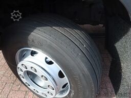 DAF CF 290 FA Bak + klep Dhollandia 2000 KG