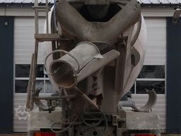 Renault Kerax 370 8X4/ MIXER/ BARYVAL 9 M3/ CRUISE CONT...