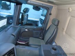 Scania P230 LOW KLM +  CARRIER + LOADLIFT +