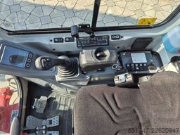 Takeuchi TB 225