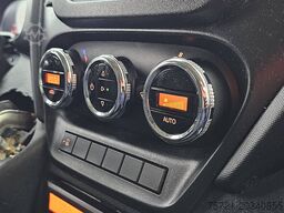 IVECO DAILY 70C18 CARRIER MEATRAILS