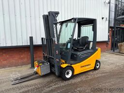 Jungheinrich EFG 320 / 5585 Std.