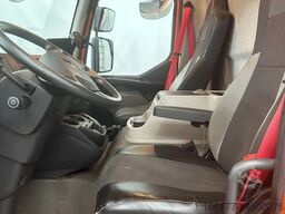 Renault D 12  220 / 264728 km