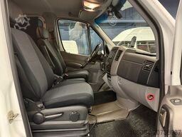 MERCEDES-BENZ Sprinter 319 CDI 7 Sitze Auto AC STHZ R-CAM AHK