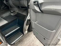 VOLKSWAGEN Crafter 2.5 TDi Maxi 9Sitze + Lift ENGINE BROKEN