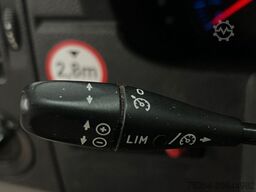 VOLKSWAGEN Crafter 2.5 TDi Maxi 9Sitze + Lift ENGINE BROKEN