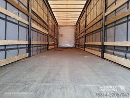 Schmitz Cargobull Curtainsider Mega Getränke
