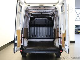 Renault Master 2.3 dCi 135PK L2H2 EURO 6 - Airco - Navi...