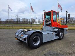 Terberg YT 223 4x2 aangedreven terminal trekker