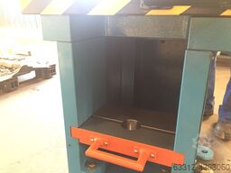 Hidralmac 15 T Einständerpresse