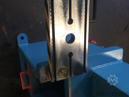 Hidralmac 15 T Einständerpresse