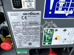 SkyJack SJ 12