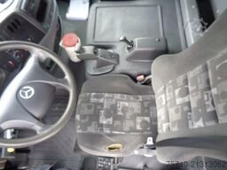 Mercedes-Benz Atego 822 + Euro 5 + Dhollandia lift