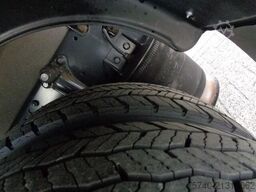 Mercedes-Benz Atego 822 + Euro 5 + Dhollandia lift