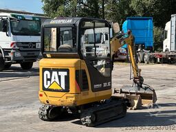 CATERPILLAR 301.8C Gummikette / 2 Löffel / Schwenkschaufel