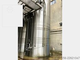 90m³ stainless steel tank with heating and a robust funnel