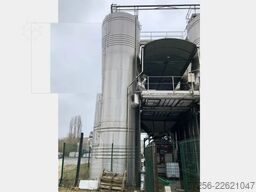 90m³ stainless steel tank with heating and a robust funnel