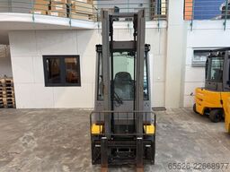Jungheinrich DFG 320 S / Halbkabine / 878 Std.
