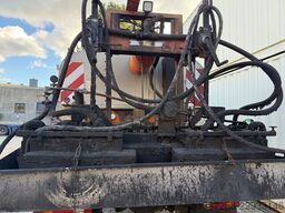 UNIMOG U400 mit Breining U2000 Bitumenspritze + Besen