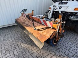 UNIMOG U400 mit Breining U2000 Bitumenspritze + Besen