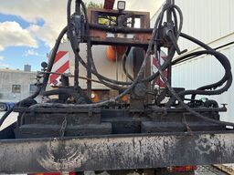 Unimog U400 mit Bitumspritze Breining + Besen